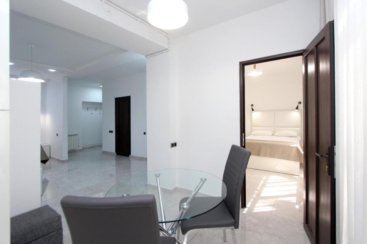 Appartment Lux, 2 Bedroom يريفان المظهر الخارجي الصورة